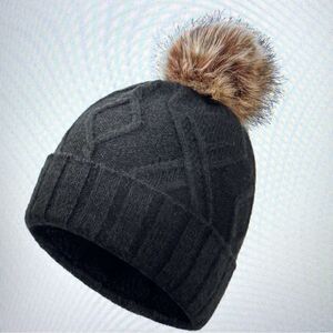 NWT OZERO Women Winter Cable Knit Beanie Hat w/Faux Fur Pom Pom & Fleece Lining.